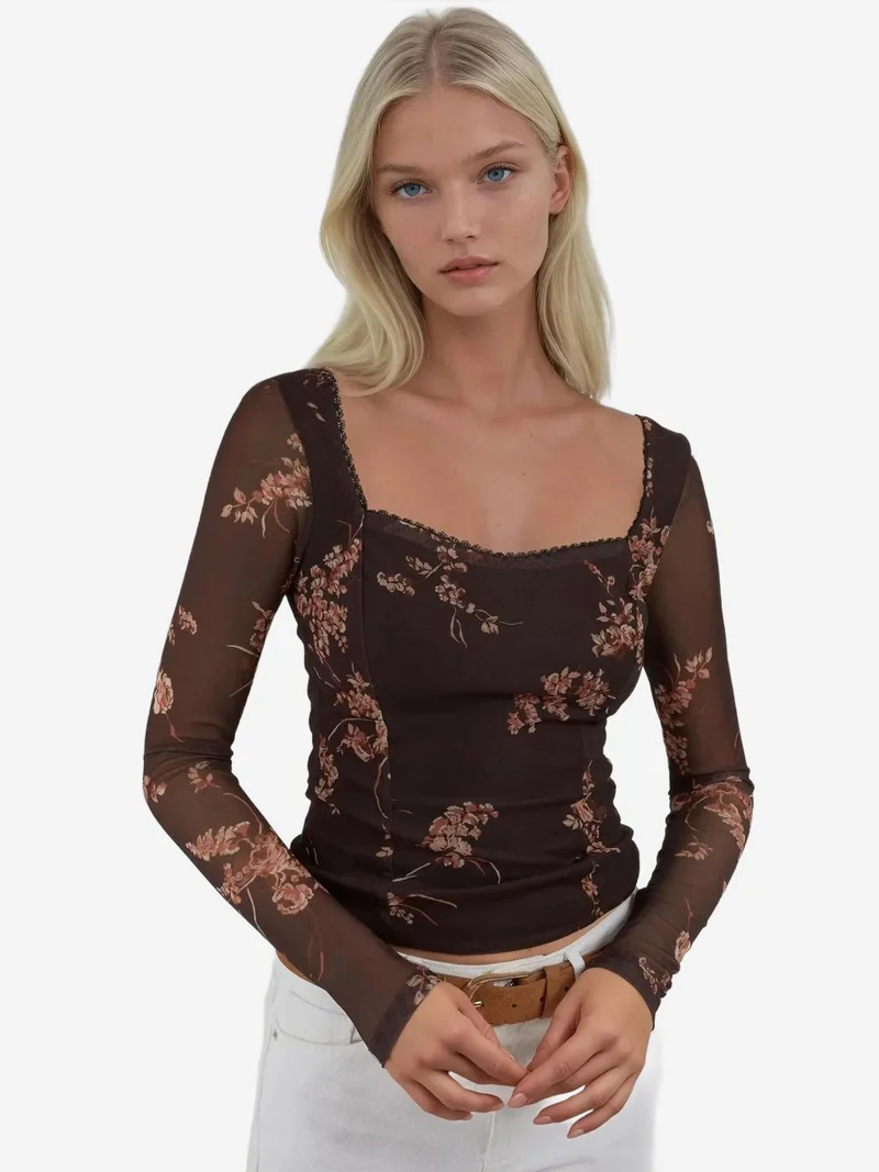 هيكاب بلوزة بأكمام طويلة بطبعة ياقة على شكل قلب